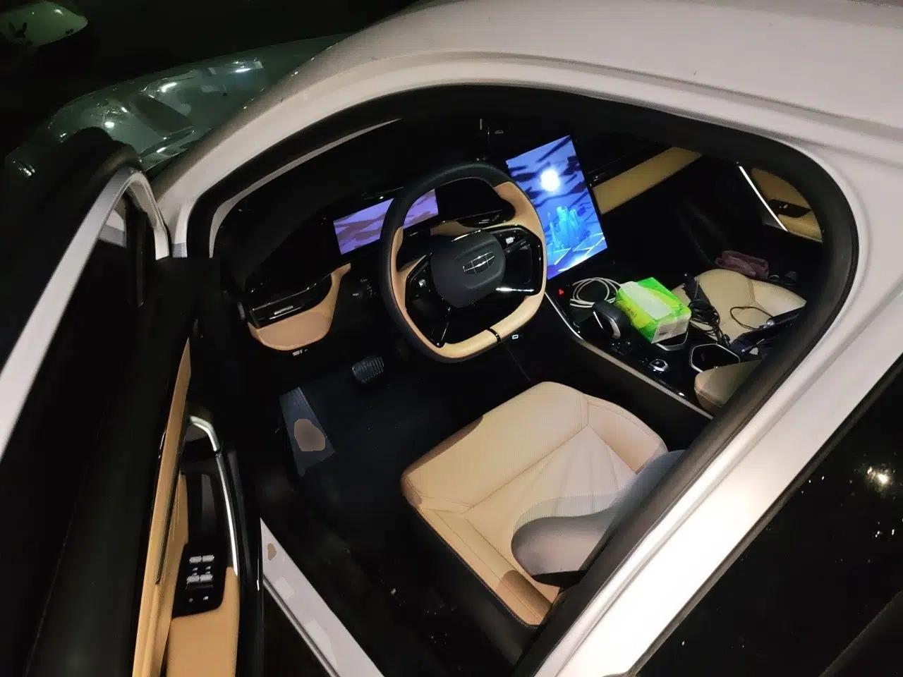 Geely Auto FX11 2023 1.5TD DCT Prestige Edition — миниатюра 16
