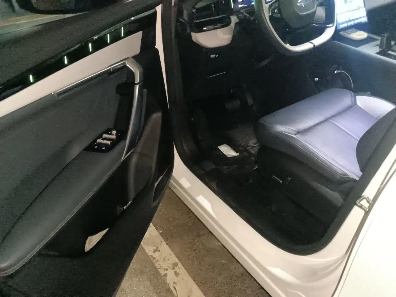 Geely Auto FX11 2024 1.5TD DCT Prestige Edition — миниатюра 16
