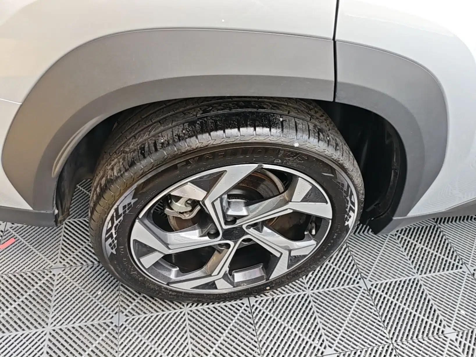 Geely Auto FX11 2023 1.5TD DCT Prestige Edition — миниатюра 11