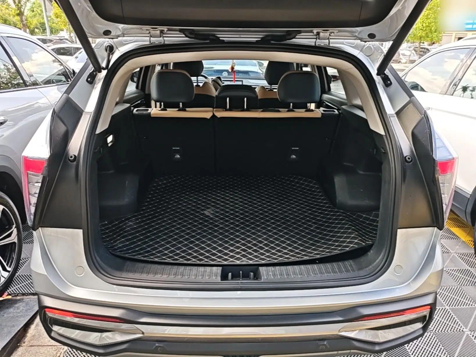 Geely Auto FX11 2023 1.5TD DCT Prestige Edition — миниатюра 22