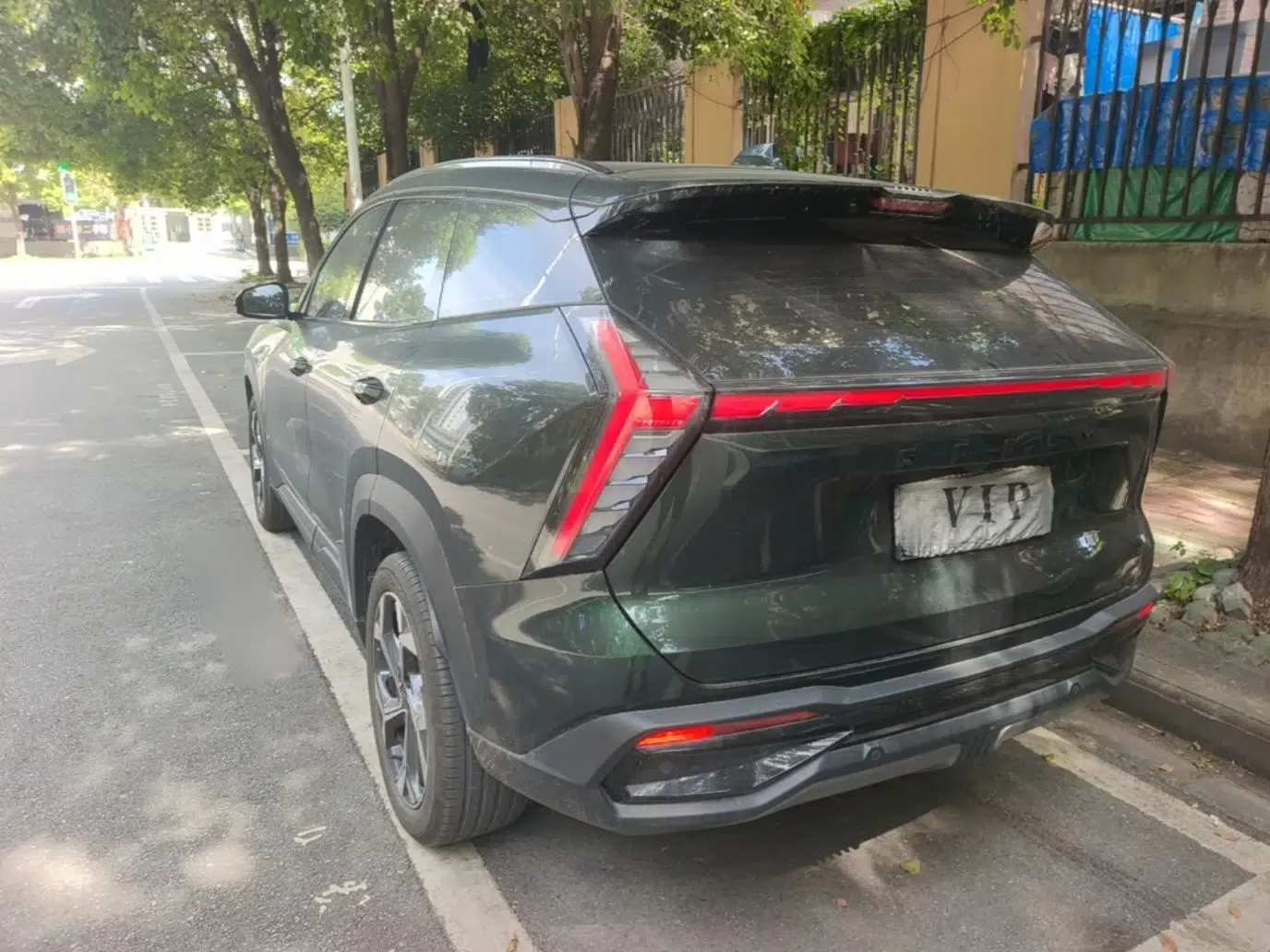 Geely Auto FX11 2023 1.5TD DCT Glory Edition — миниатюра 4