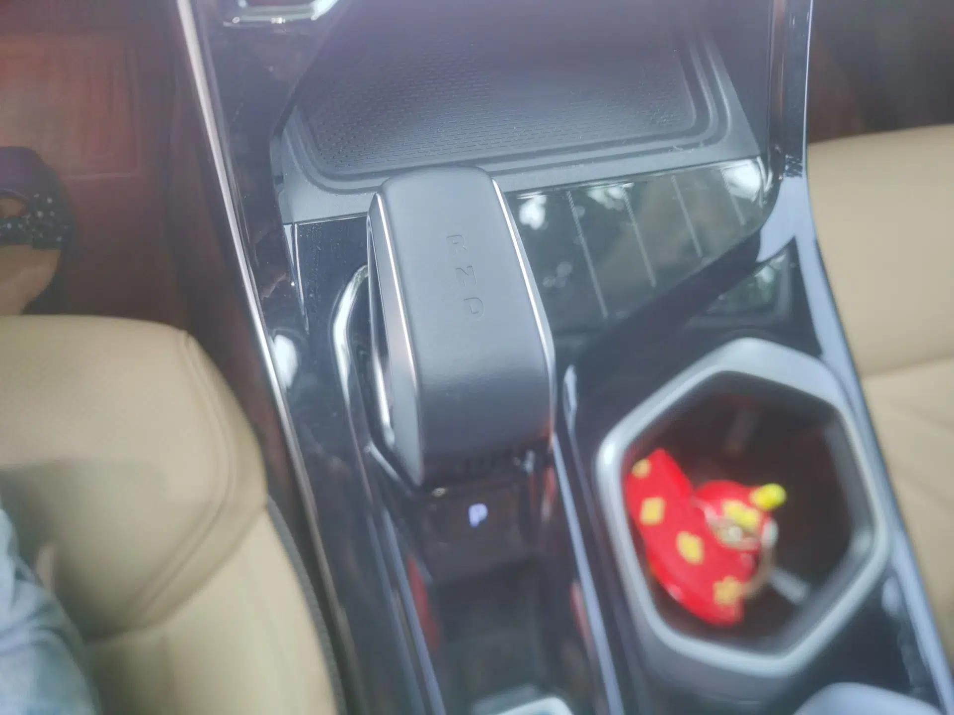 Geely Auto FX11 2023 1.5TD DCT Prestige Edition — миниатюра 14