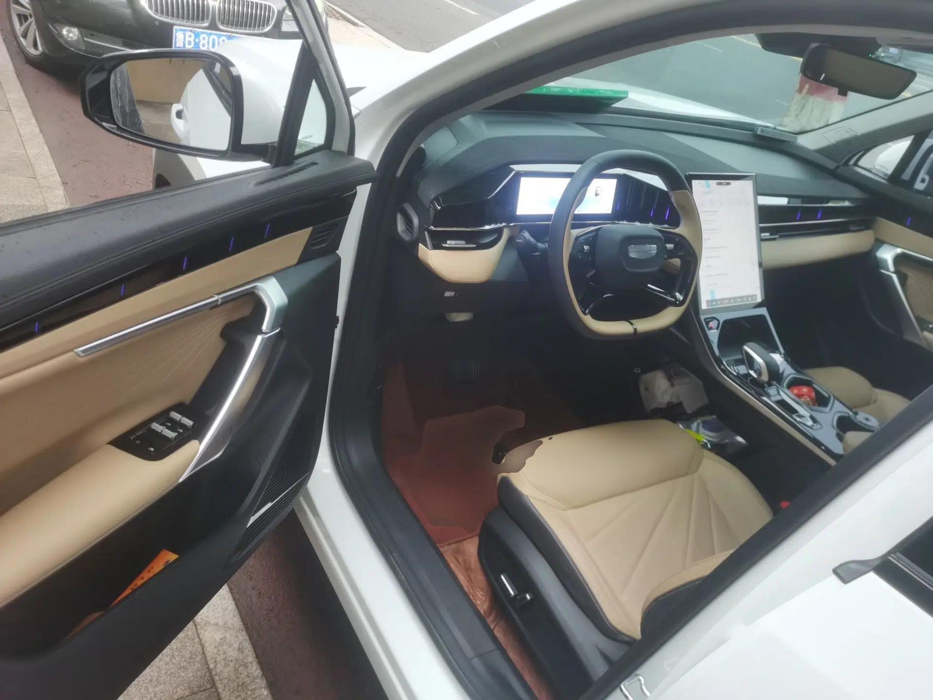 Geely Auto FX11 2023 1.5TD DCT Prestige Edition — миниатюра 16