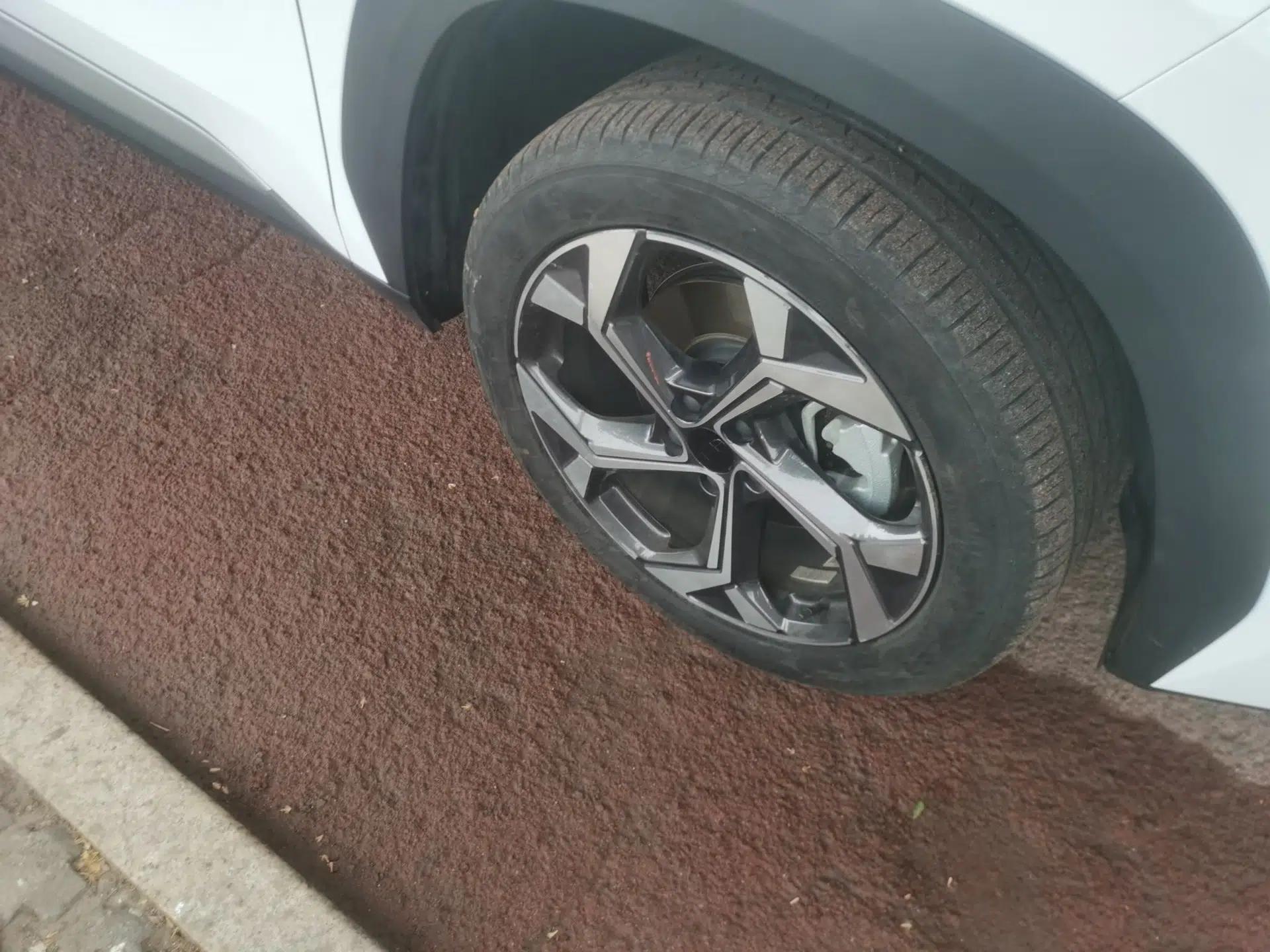 Geely Auto FX11 2023 1.5TD DCT Prestige Edition — миниатюра 8