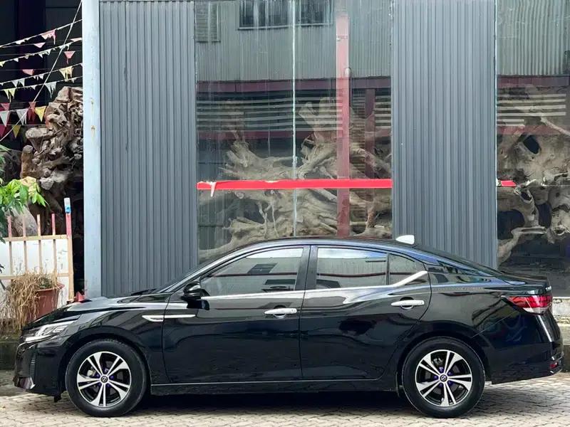 Nissan Sylphy 2023 1.6L CVT Smart Driving Edition — миниатюра 3