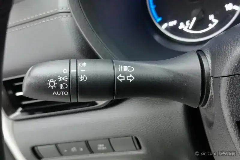 Nissan Sylphy 2022 Electric Drive Version e-POWER Smart Connectivity PLUS — миниатюра 16