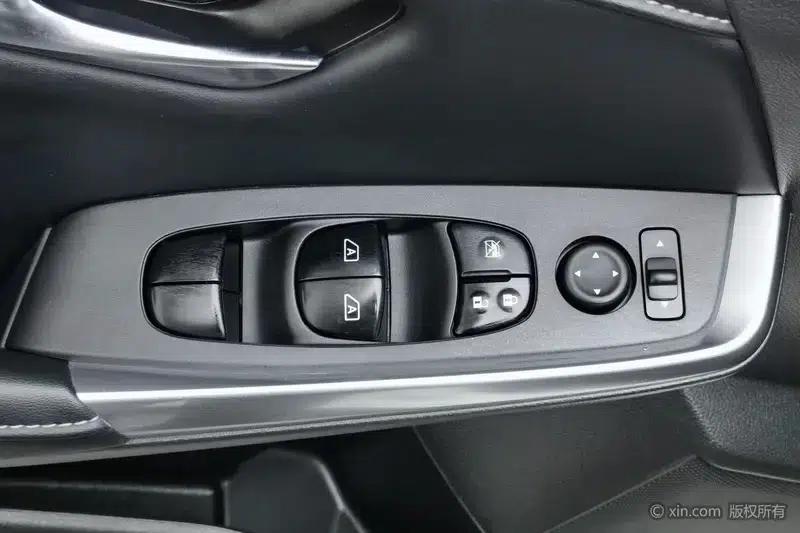 Nissan Sylphy 2022 Electric Drive Version e-POWER Smart Connectivity PLUS — миниатюра 22