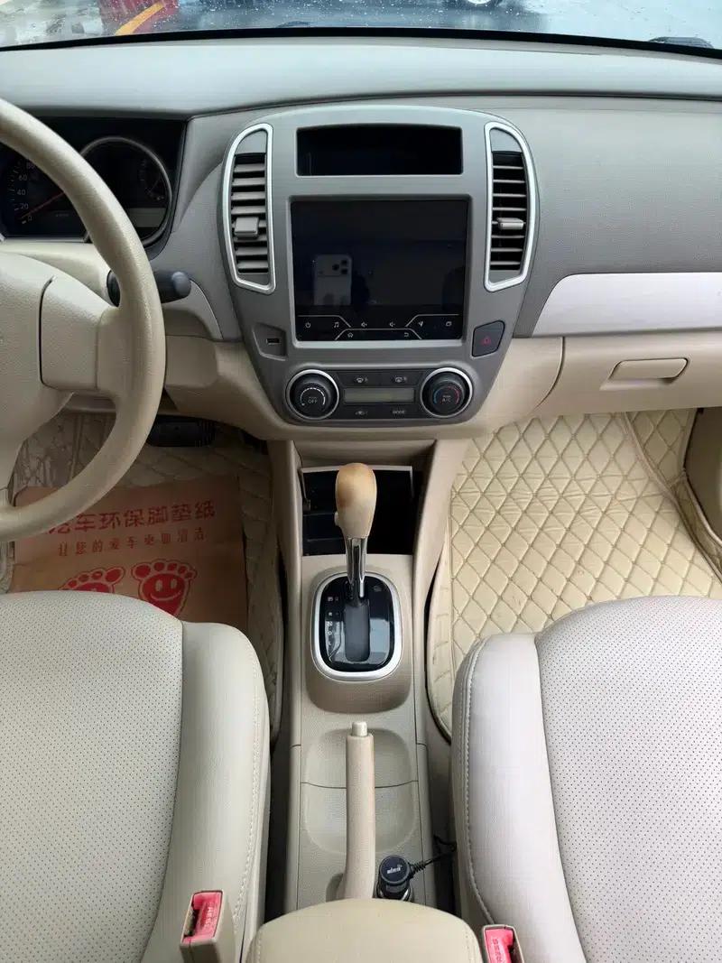 Nissan Sylphy 2019 Classic 1.6XE+ CVT Intelligent Leading Edition — миниатюра 21