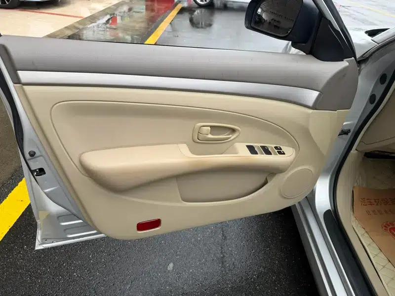 Nissan Sylphy 2019 Classic 1.6XE+ CVT Intelligent Leading Edition — миниатюра 26