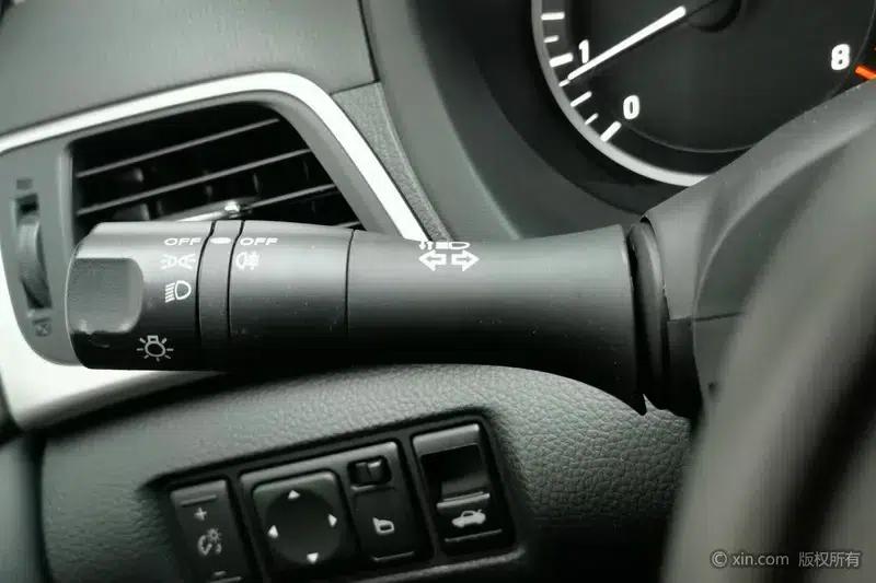 Nissan Sylphy 2024 Classic 1.6L XE CVT Comfort Edition — миниатюра 17