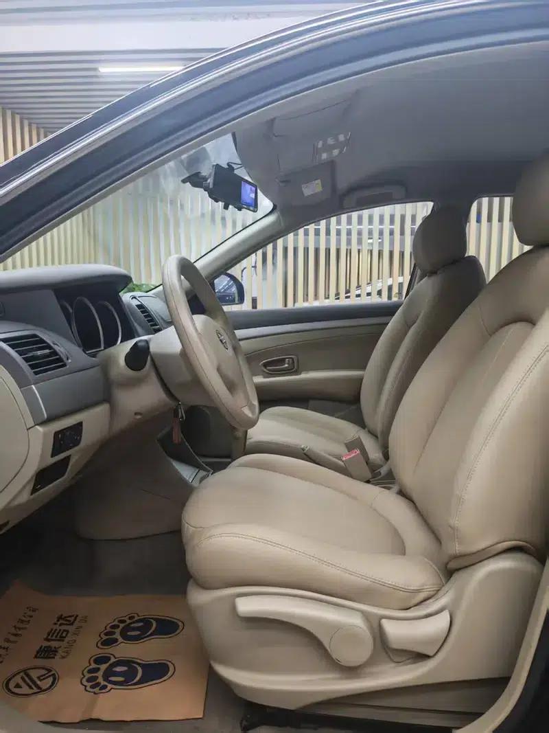 Nissan Sylphy 2012 Classic 1.6XE Automatic Comfort Edition — миниатюра 8