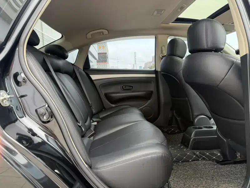 Nissan Sylphy 2018 Classic 1.6XE+ CVT Leading Edition — миниатюра 18
