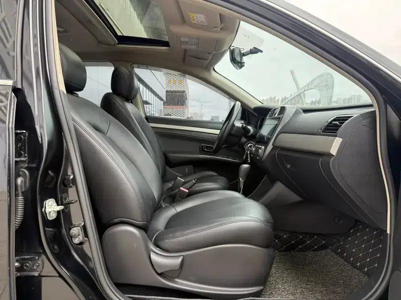 Nissan Sylphy 2018 Classic 1.6XE+ CVT Leading Edition — миниатюра 20