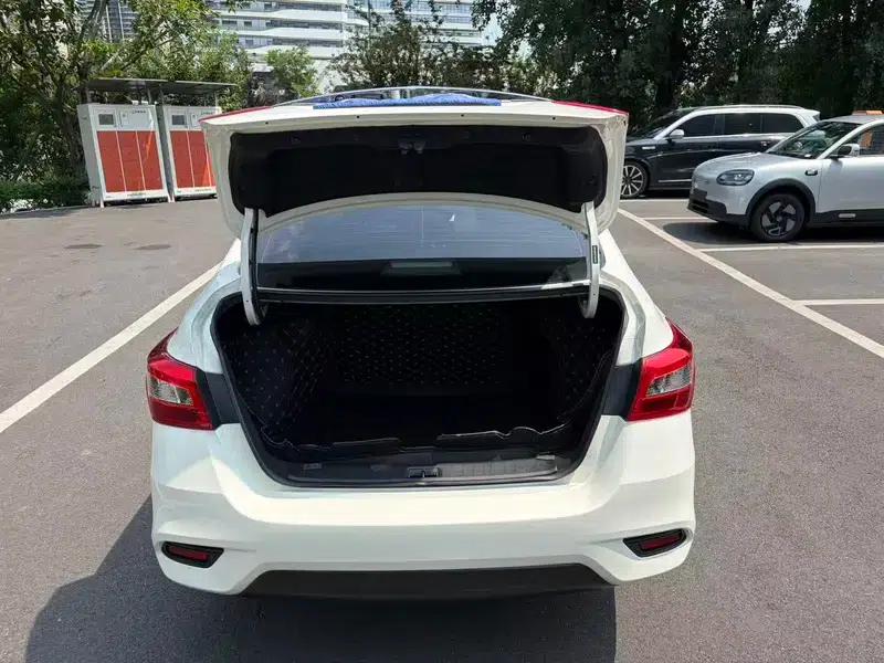 Nissan Sylphy 2022 Classic 1.6 XL CVT Luxury Edition — миниатюра 16