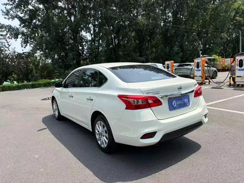 Nissan Sylphy 2022 Classic 1.6 XL CVT Luxury Edition — миниатюра 4