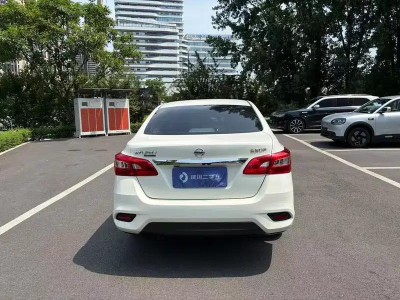 Nissan Sylphy 2022 Classic 1.6 XL CVT Luxury Edition — миниатюра 5