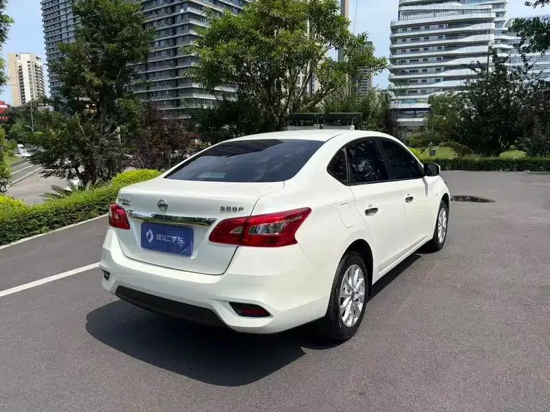 Nissan Sylphy 2022 Classic 1.6 XL CVT Luxury Edition — миниатюра 6