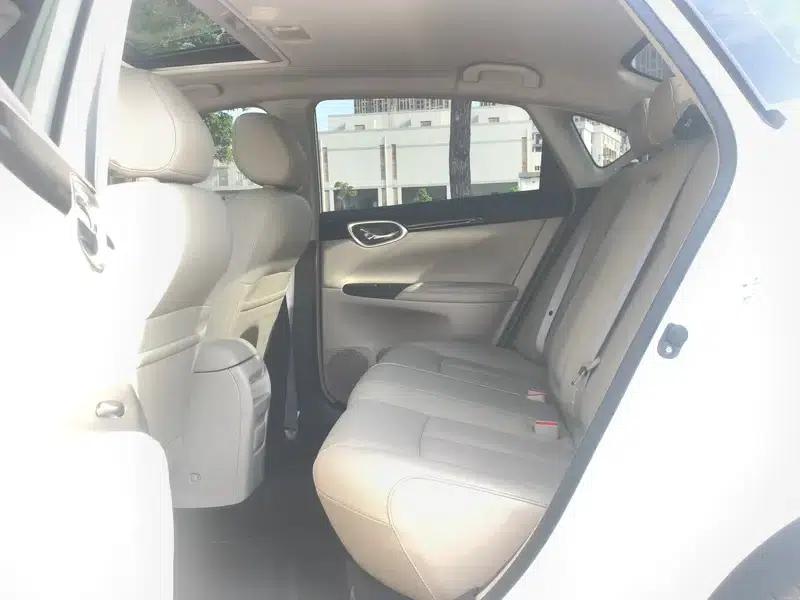 Nissan Sylphy 2016 1.6XL CVT Luxury Edition — миниатюра 9