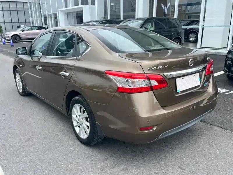 Nissan Sylphy 2014 1.6XV CVT Premium Edition — миниатюра 4