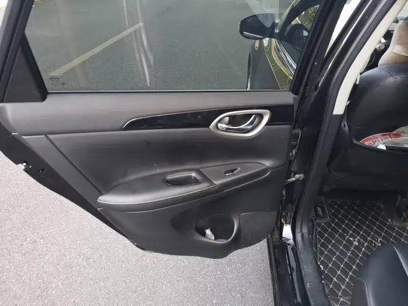 Nissan Sylphy 2018 1.6XV CVT Premium Edition — миниатюра 17