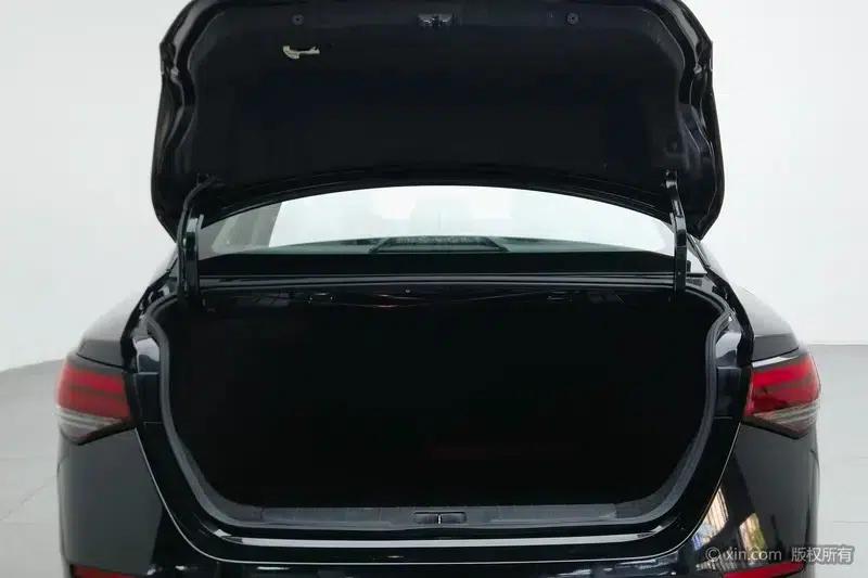Nissan Sylphy 2021 1.6L XL CVT Enjoy Edition — миниатюра 24