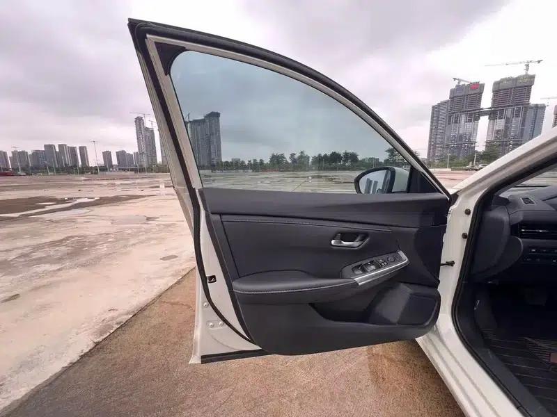 Nissan Sylphy 2022 1.6L XL CVT Enjoy Edition — миниатюра 23