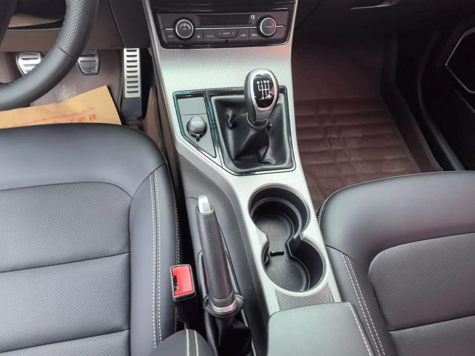 Geely Auto Emgrand GS 2016 Sport Edition 1.3T Manual LingShang Model — миниатюра 16
