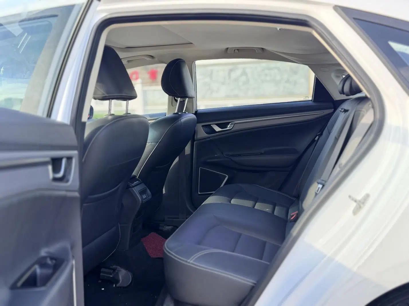 Geely Auto Emgrand GL 2018 1.4T DCT Elite Smart Connectivity Version — миниатюра 20