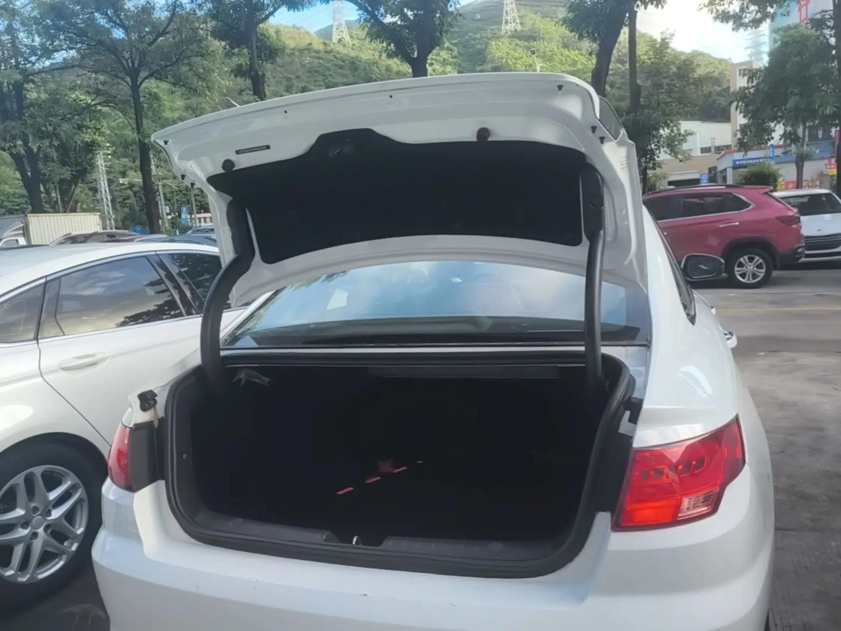 Geely Auto Emgrand GL 2018 1.4T DCT Elite Smart Connectivity Version — миниатюра 22