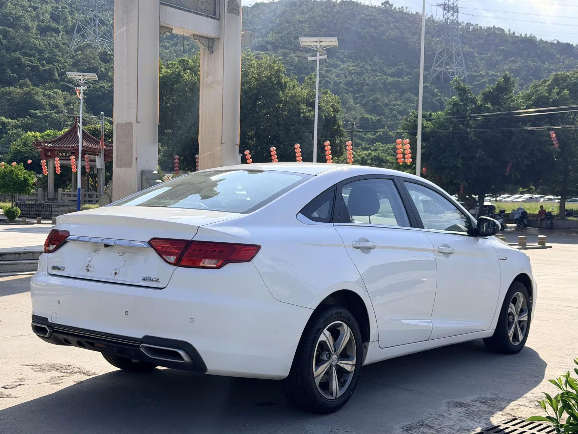 Geely Auto Emgrand GL 2018 1.4T DCT Elite Smart Connectivity Version — миниатюра 6