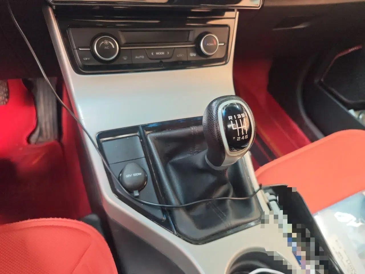 Geely Auto Emgrand GL 2017 1.8L Manual Elite Model — миниатюра 14