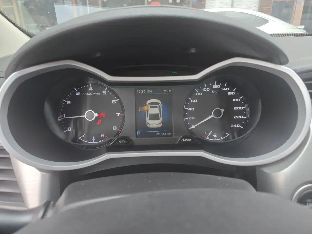 Geely Auto Emgrand GL 2017 1.3T DCT Elite Model — миниатюра 11