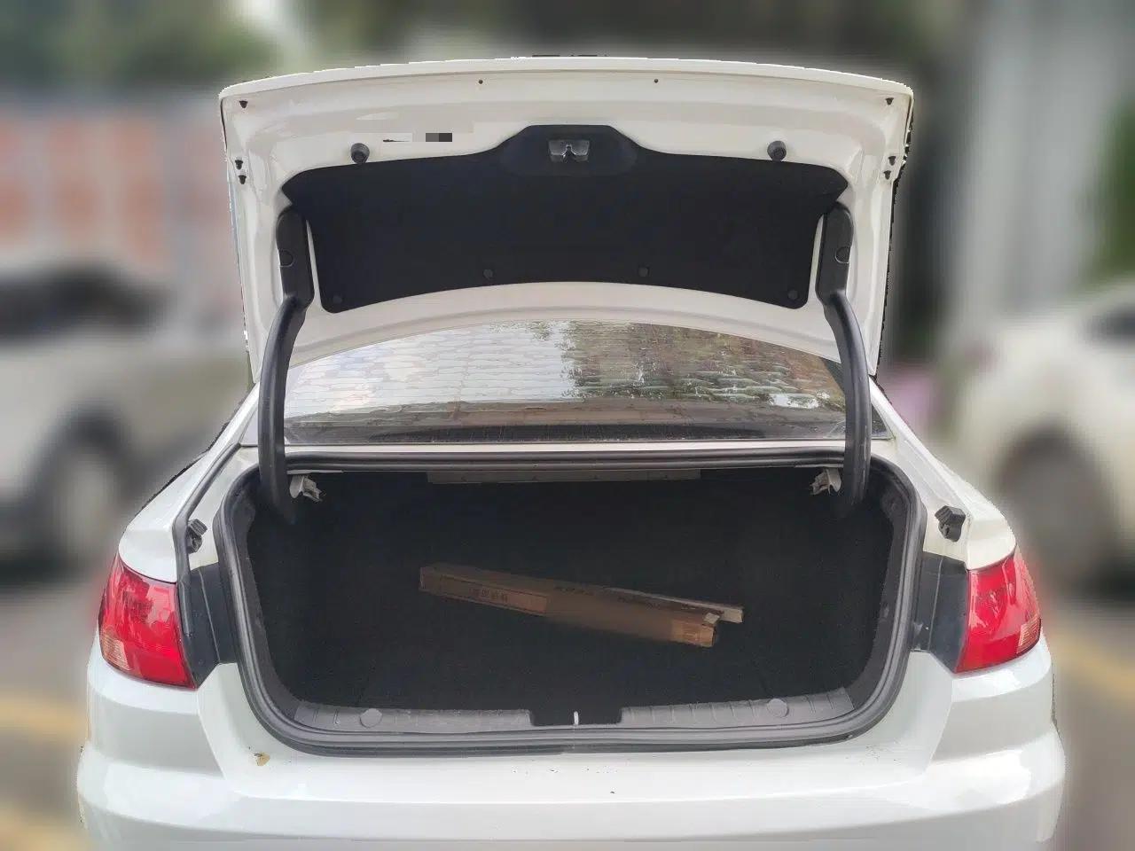 Geely Auto Emgrand GL 2018 1.8L DCT Elite Smart Connectivity Version — миниатюра 19