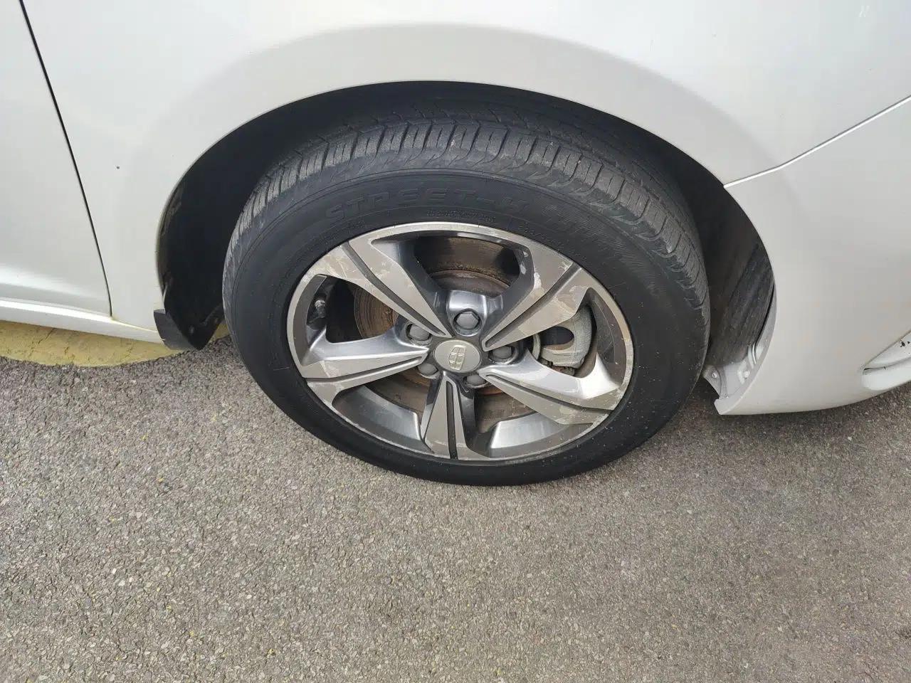 Geely Auto Emgrand GL 2018 1.8L DCT Elite Smart Connectivity Version — миниатюра 8