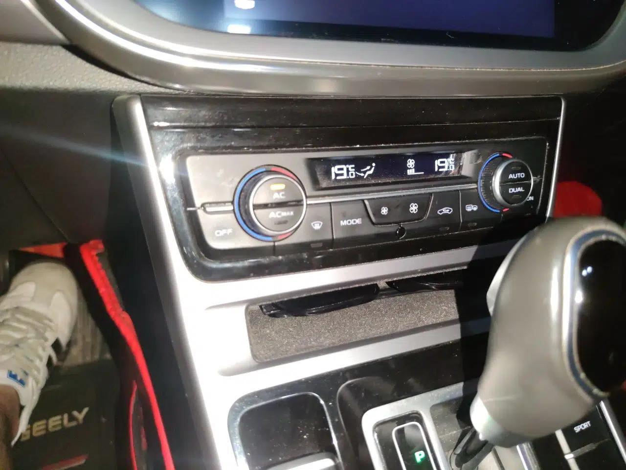 Geely Auto Emgrand GL 2019 1.4T CVT Elite Smart Edition — миниатюра 13