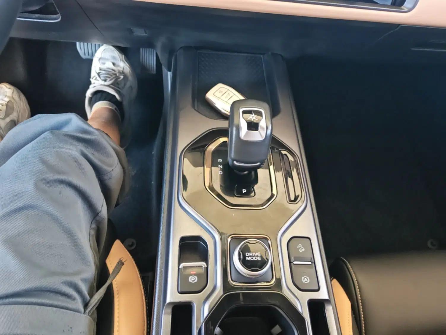 Geely Auto icon 2023 1.5TD Chocolate Smoothie Edition — миниатюра 21