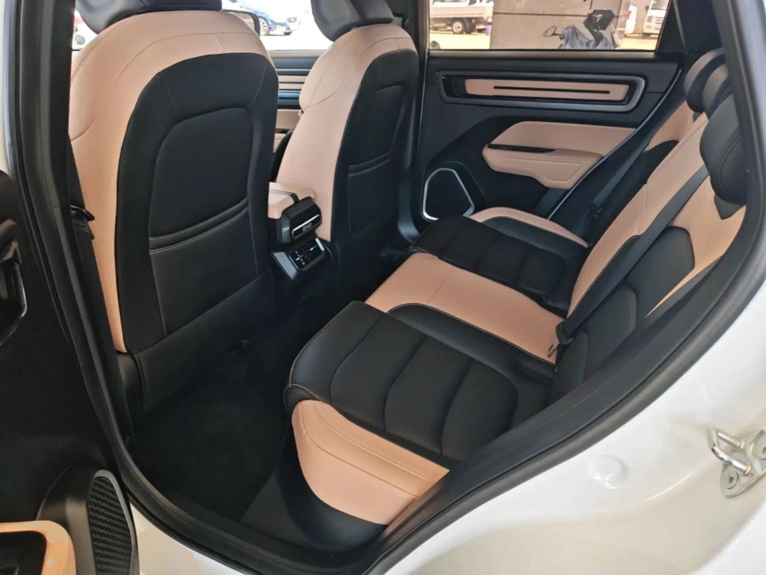 Geely Auto icon 2023 1.5TD Chocolate Smoothie Edition — миниатюра 25