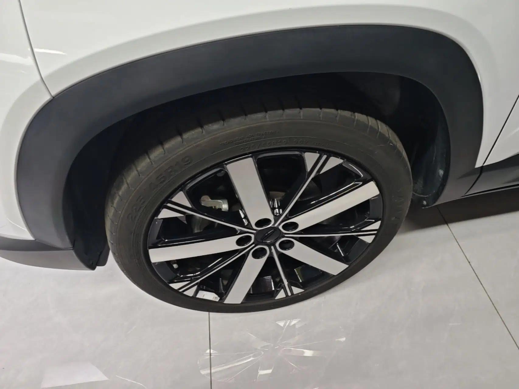 Geely Auto icon 2023 1.5TD Chocolate Smoothie Edition — миниатюра 15
