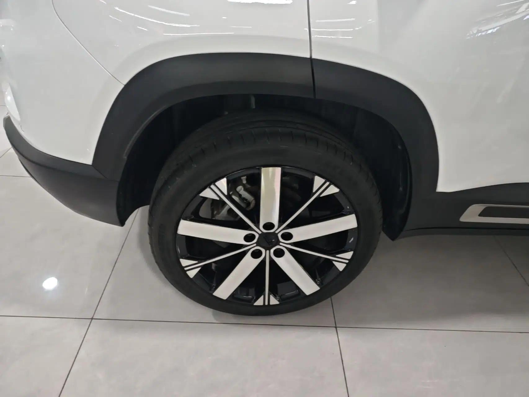 Geely Auto icon 2023 1.5TD Chocolate Smoothie Edition — миниатюра 16