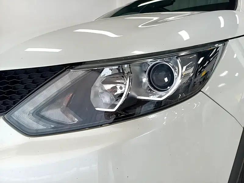 Nissan Qashqai 2016 2.0L CVT Luxury Edition — миниатюра 12