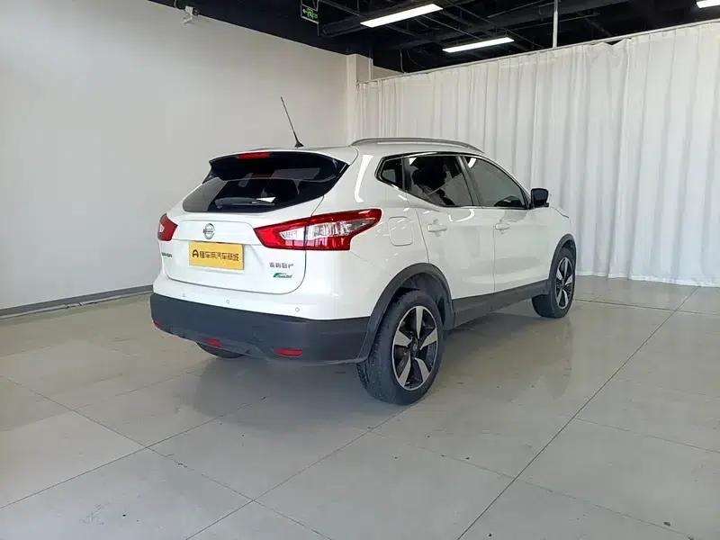 Nissan Qashqai 2016 2.0L CVT Luxury Edition — миниатюра 7