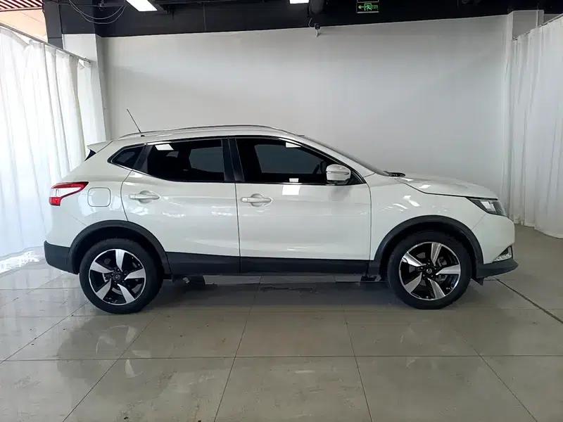 Nissan Qashqai 2016 2.0L CVT Luxury Edition — миниатюра 8