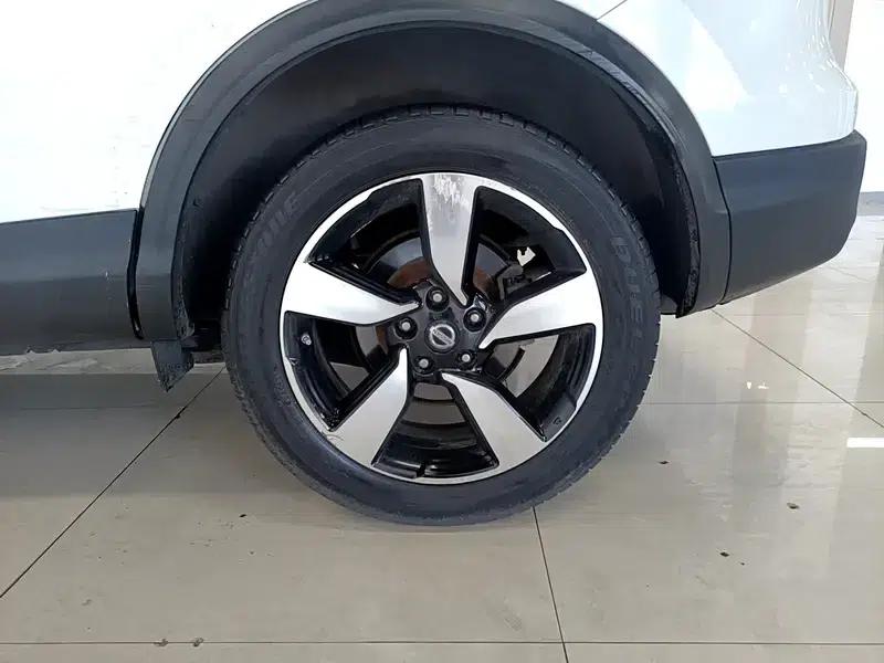 Nissan Qashqai 2016 2.0L CVT Luxury Edition — миниатюра 9