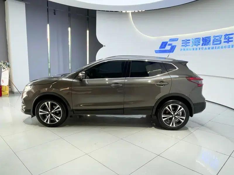 Nissan Qashqai 2019 2.0L CVT Luxury Edition — миниатюра 3