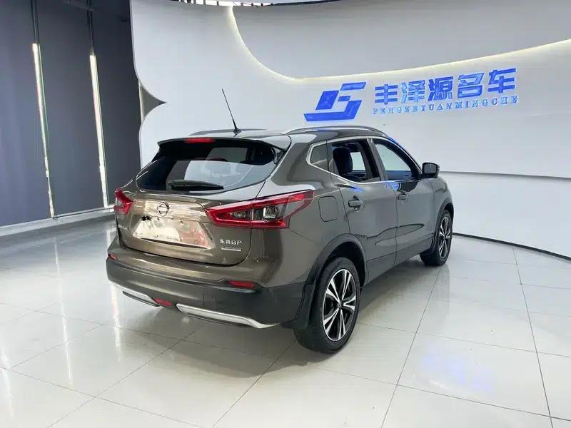 Nissan Qashqai 2019 2.0L CVT Luxury Edition — миниатюра 4