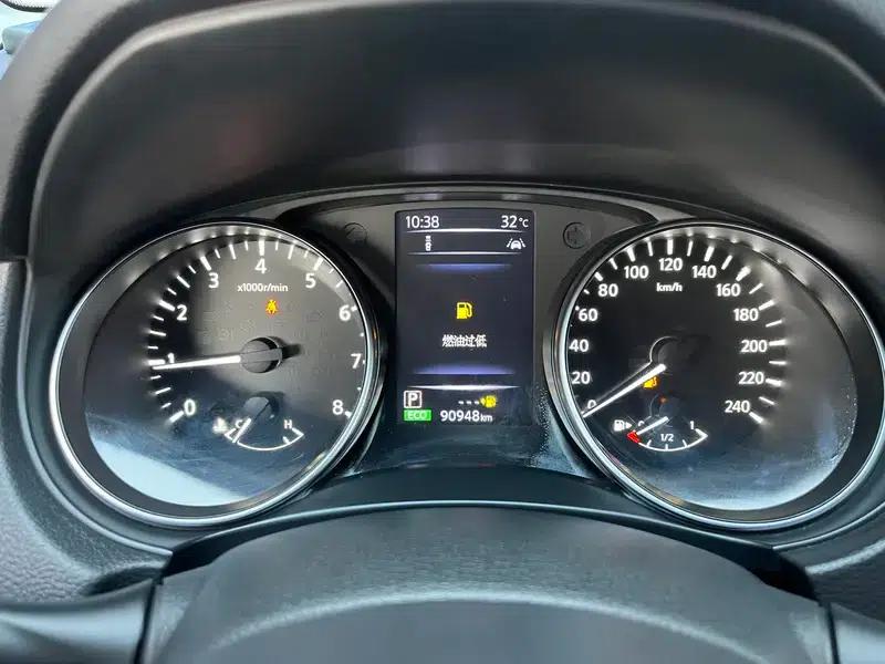 Nissan Qashqai 2019 2.0L CVT Luxury Edition — миниатюра 6
