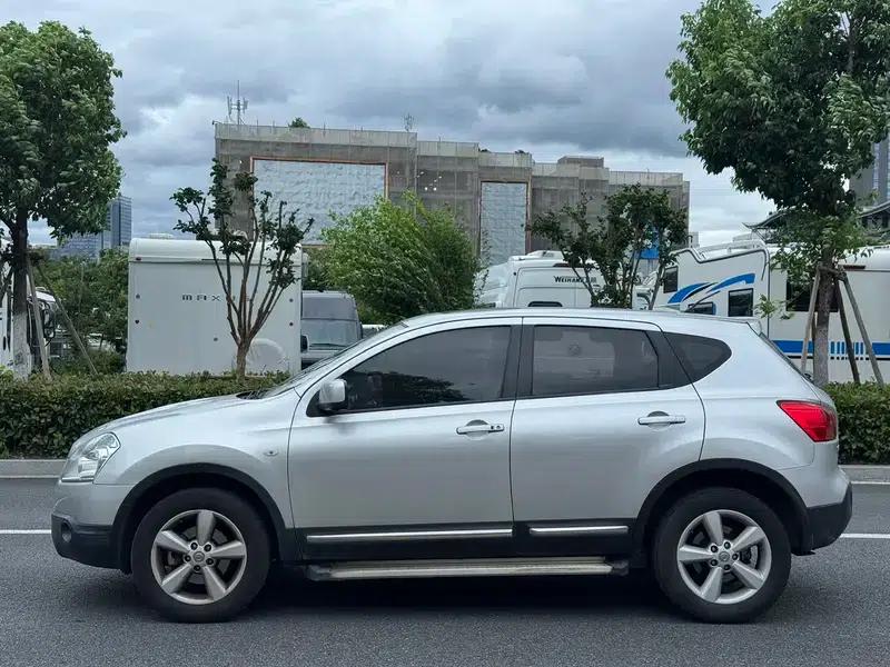 Nissan Qashqai 2011 2.0XV CVT 2WD — миниатюра 4