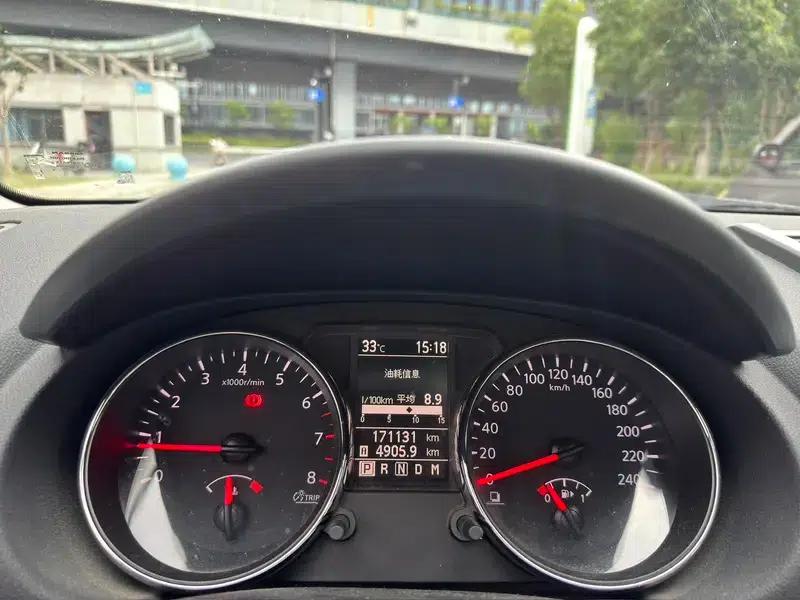 Nissan Qashqai 2011 2.0XV CVT 2WD — миниатюра 9
