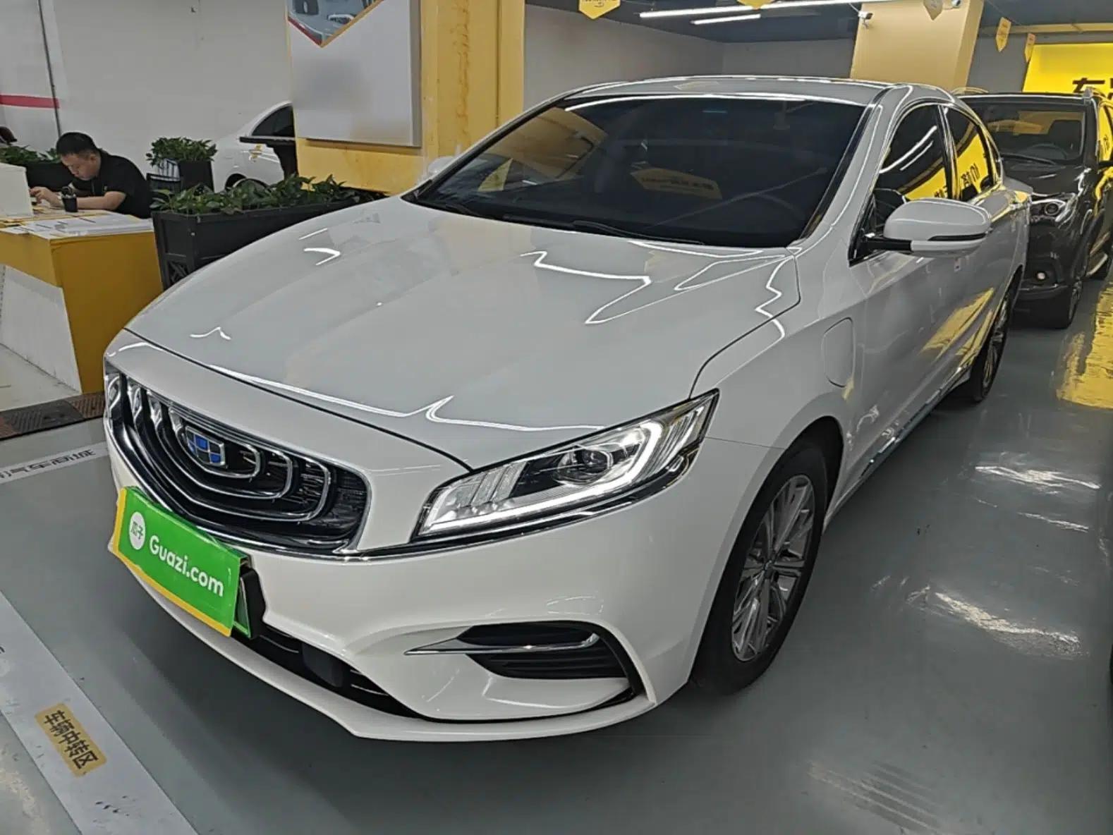 Geely Auto Emgrand GT New Energy 2020 1.5T PHEV Yaoxiang Edition — миниатюра 1