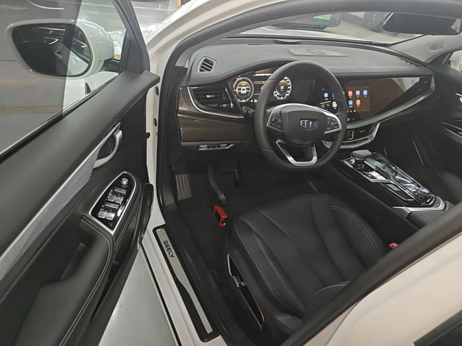Geely Auto Emgrand GT New Energy 2020 1.5T PHEV Yaoxiang Edition — миниатюра 18